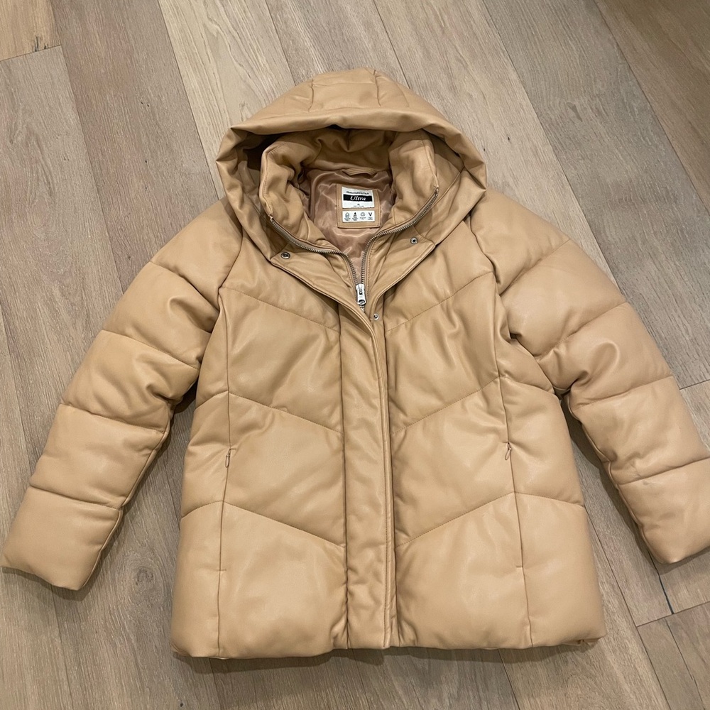 Abercrombie and Fitch Vegan Leather Puffer Jacket - Picture 3 of 5